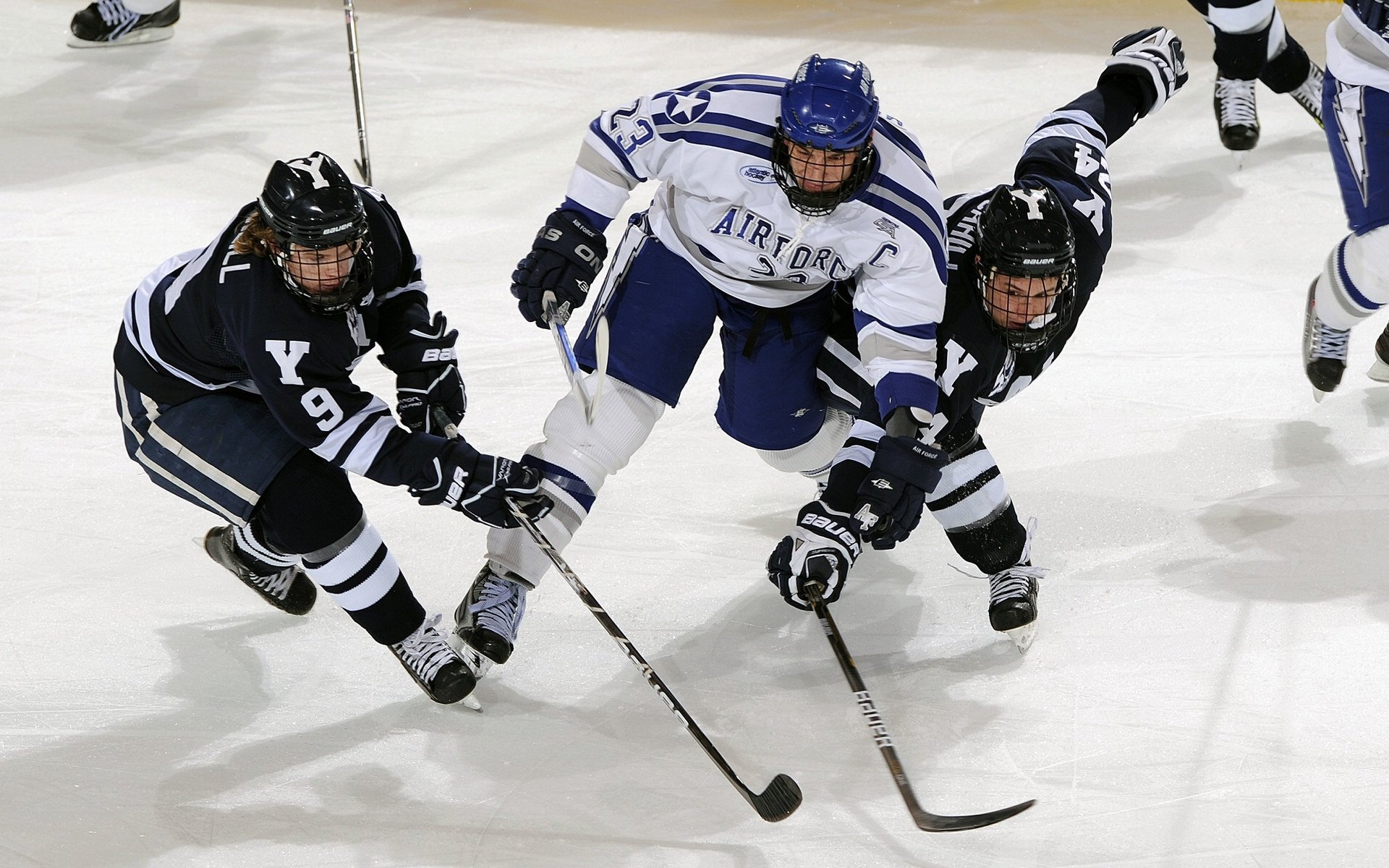 开云体育足球-美国队赛制分析：团体赛中如何优化球员安排与战术调整，美国的队